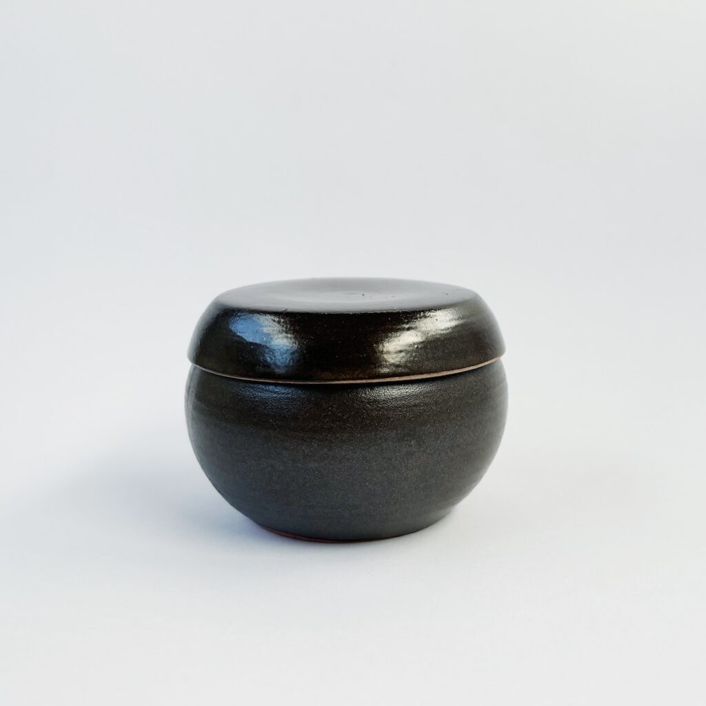 Photo of a small onggi jar