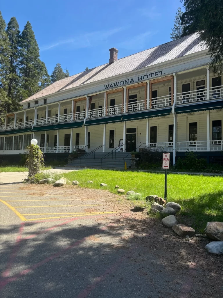 Photo of the Wawona Hotel